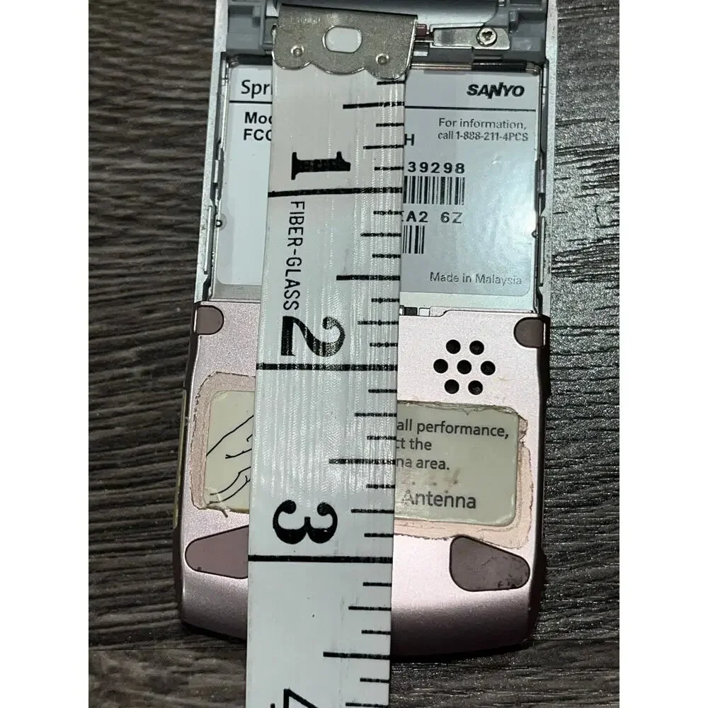 Sanyo Katana ultra-thin flip phone originally released in 2006 for Sprint (4)